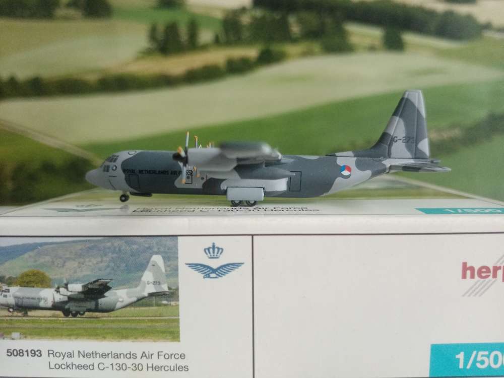 Details about   Airplane Herpa Wings 1/500 ROYAL NETHERLANDS AIR FORCE LOCKHEED C-130H HERCULES 