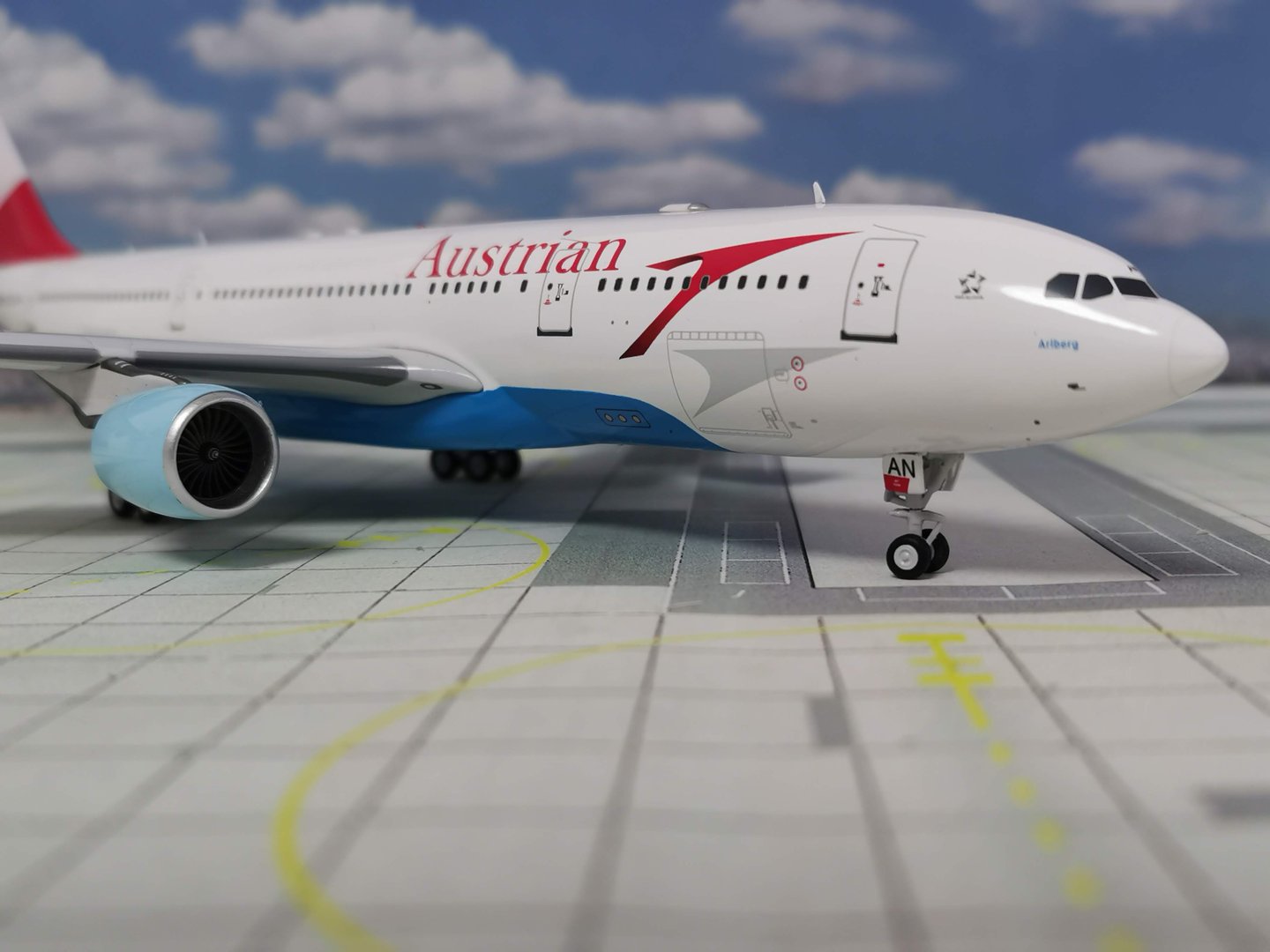 Details about   Inflight 200 IF3320217 1/200 Austrian Airlines Airbus A330-200 Oe-Lam avec Pied 