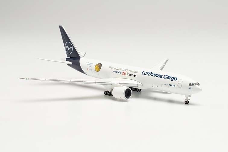 Herpa Snap Wings 1:200 Boeing 777 F Lufthansa Cargo Humancare 613354 