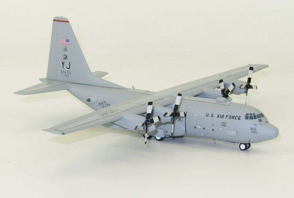 JFOX JFC130004 1/200 USA AIR FORCE LOCKHEED C-130 74-2062 WITH STAND 