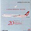 Aviation400 1:400 Cathay Dragon Airbus A330-300 B-HYB (mit Standfuss) AV4002