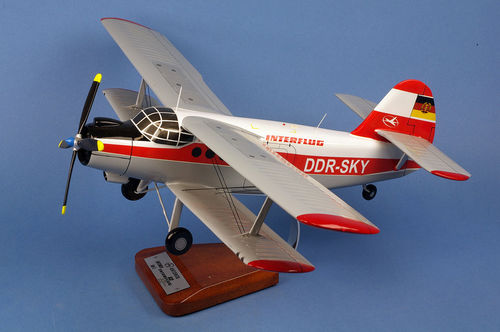 1:32 Antonov An2 Colt Interflug DDR-SKY 56.9 x L 38.8 x H 12.8 cm
